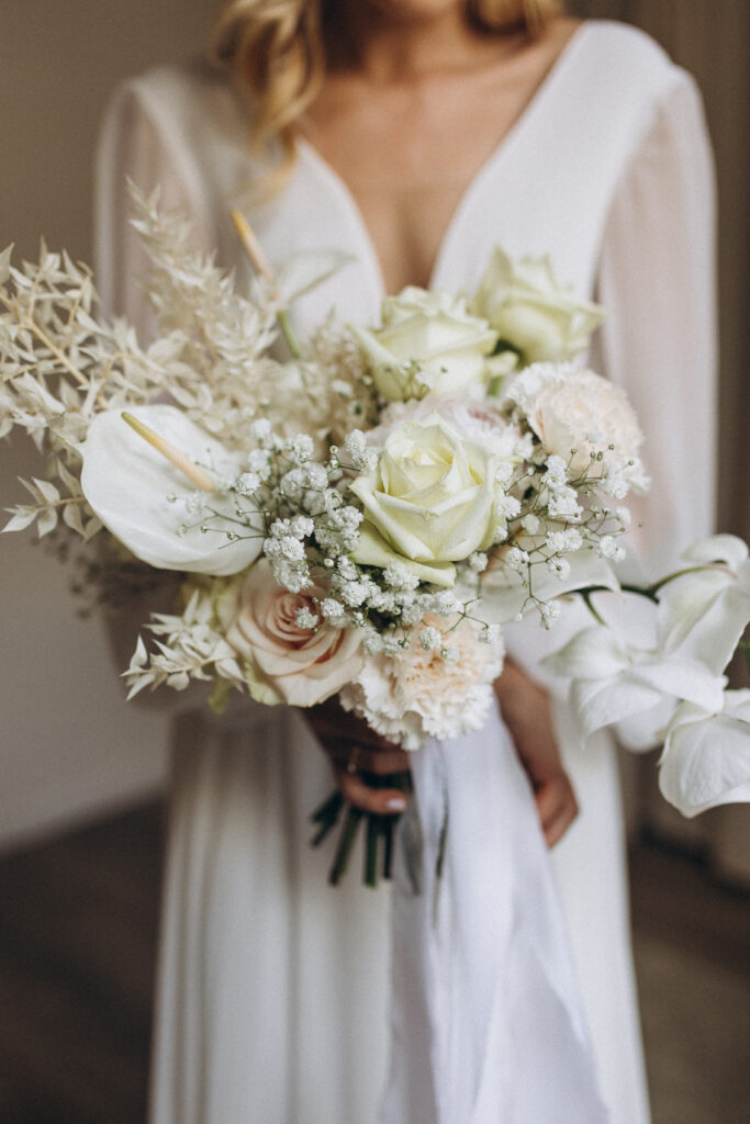 bukiet ślubny Gdańsk Sopot Gdynia kwiaciarnia róże glamour biały boho