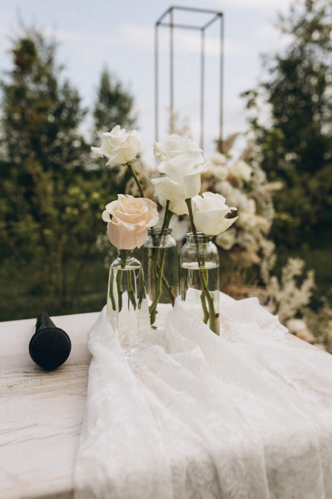 dekoracje ślubne glamour boho Gdańsk Sopot Gdynia ślub w plenerze Folwark Dajak Koleczkowo